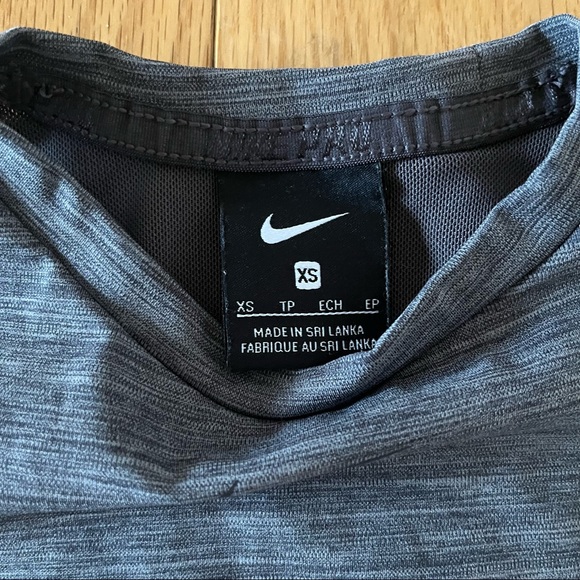 Nike Pro sports bra - Picture 4 of 4